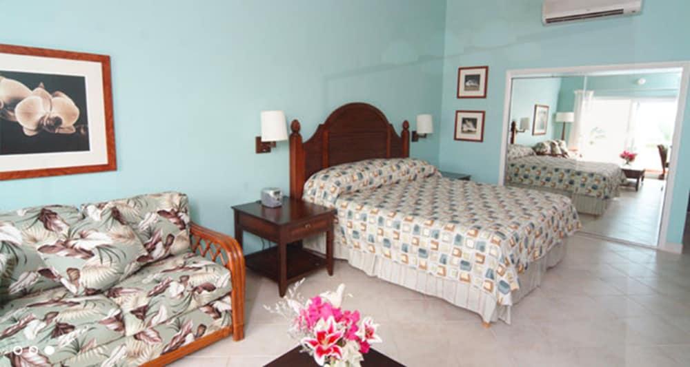 Trade Winds Hotel Dickenson Bay Exteriér fotografie