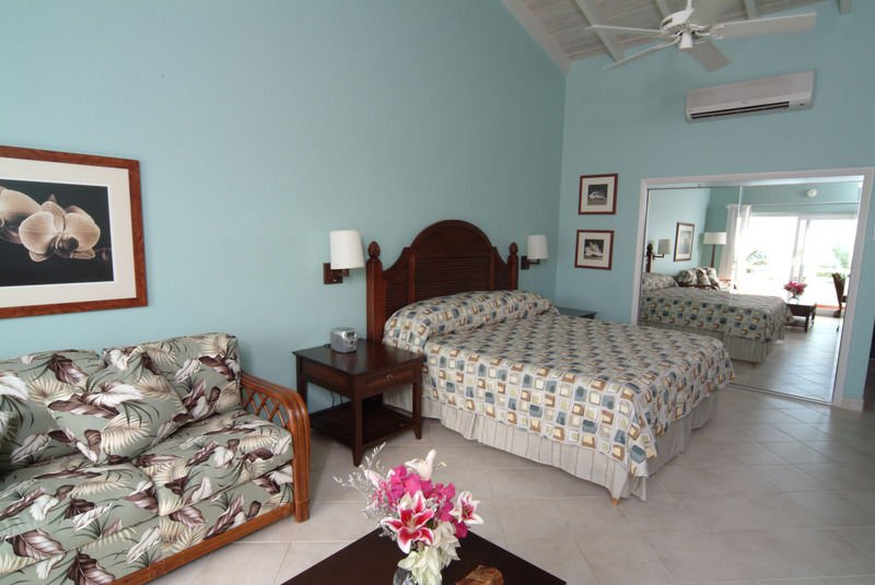 Trade Winds Hotel Dickenson Bay Exteriér fotografie